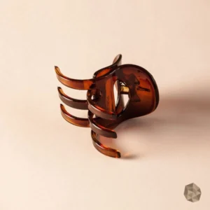 Caimán en carey ecológico en Colombia con diseño de bandas modernas, accesorio de lujo disponible en Bogotá, Cali, Ibagué, Medellín, Manizales, Popayán, Villavicencio, Pitalito, Barranquilla, Cartagena y Bucaramanga.