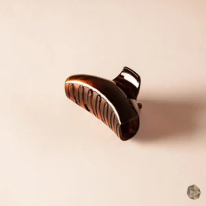 Caimán en carey ecológico en Colombia con diseño de bandas modernas, accesorio de lujo disponible en Bogotá, Cali, Ibagué, Medellín, Manizales, Popayán, Villavicencio, Pitalito, Barranquilla, Cartagena y Bucaramanga.