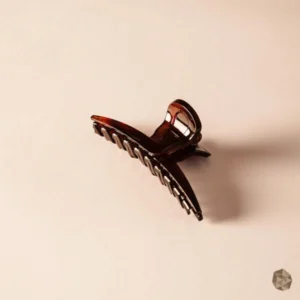 Caimán en carey ecológico en Colombia con diseño de bandas modernas, accesorio de lujo disponible en Bogotá, Cali, Ibagué, Medellín, Manizales, Popayán, Villavicencio, Pitalito, Barranquilla, Cartagena y Bucaramanga.