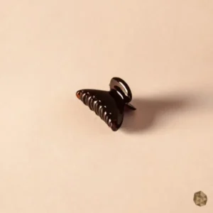 Caimán en carey ecológico en Colombia con diseño de bandas modernas, accesorio de lujo disponible en Bogotá, Cali, Ibagué, Medellín, Manizales, Popayán, Villavicencio, Pitalito, Barranquilla, Cartagena y Bucaramanga.