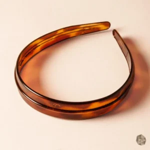 Diadema en carey ecológico en Colombia, accesorio de lujo disponible en Bogotá, Cali, Ibagué, Medellín, Manizales, Popayán, Villavicencio, Pitalito, Barranquilla, Cartagena y Bucaramanga.