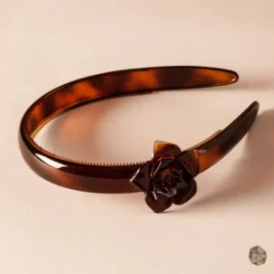 Diadema en carey ecológico en Colombia, accesorio de lujo disponible en Bogotá, Cali, Ibagué, Medellín, Manizales, Popayán, Villavicencio, Pitalito, Barranquilla, Cartagena y Bucaramanga.