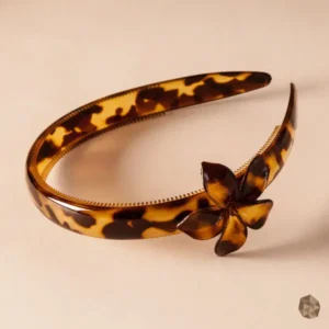 Diadema en carey ecológico en Colombia, accesorio de lujo disponible en Bogotá, Cali, Ibagué, Medellín, Manizales, Popayán, Villavicencio, Pitalito, Barranquilla, Cartagena y Bucaramanga.