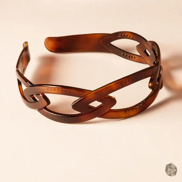 Diadema en carey ecológico en Colombia, accesorio de lujo disponible en Bogotá, Cali, Ibagué, Medellín, Manizales, Popayán, Villavicencio, Pitalito, Barranquilla, Cartagena y Bucaramanga.