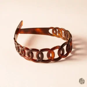 Diadema en carey ecológico en Colombia, accesorio de lujo disponible en Bogotá, Cali, Ibagué, Medellín, Manizales, Popayán, Villavicencio, Pitalito, Barranquilla, Cartagena y Bucaramanga.