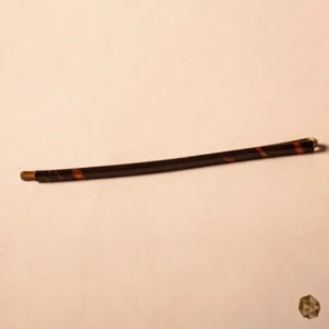 Gancho clip en carey, un accesorio de lujo para el cabello elaborado con materiales de alta calidad que garantizan durabilidad y un acabado elegante.