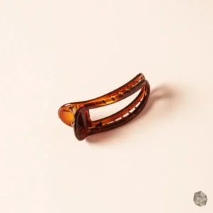 pico de loro carey, accesorio cabello lujo, pinza carey, clip cabello elegante, accesorios cabello Colombia, accesorios Bogotá, Medellín, Cali, Barranquilla, Cartagena, diseño exclusivo, alta calidad, hecho a mano, moda femenina, peinado elegante, accesorio premium, lujo artesanal, tendencia cabello, complemento sofisticado